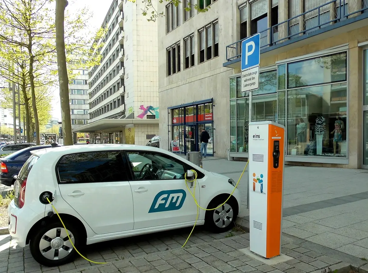 EV Hybrid Charging Image